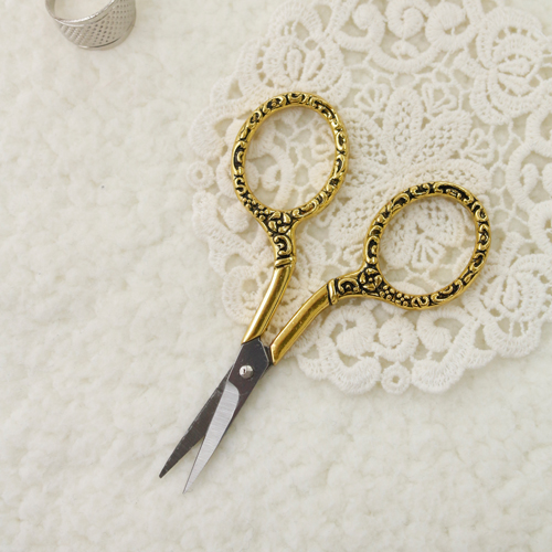 Corrugated Thread Scissors Antique Gold