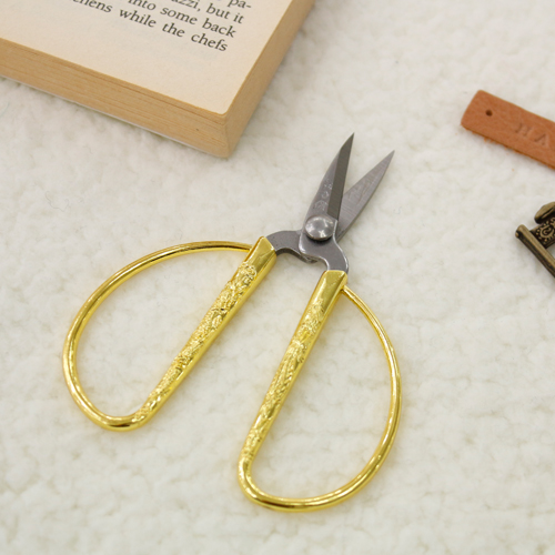 gold thread scissors
