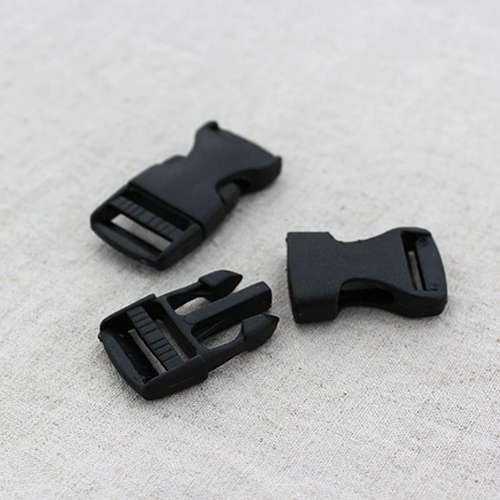 Two plastic snap buckles, inner diameter 20mm