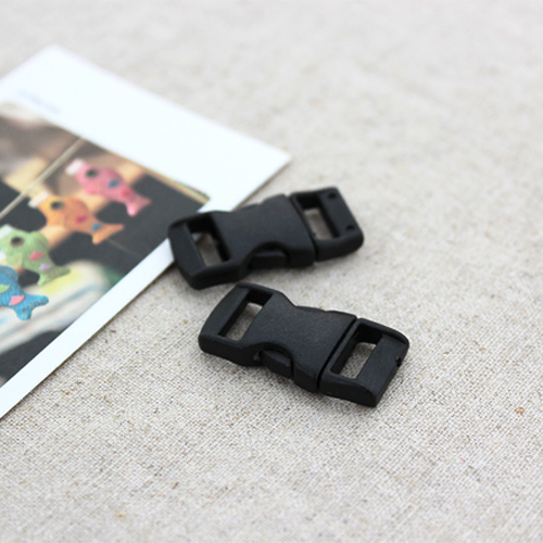 Two plastic snap buckles, inner diameter 10mm