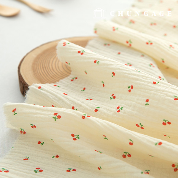 Double gauze fabric cotton non-fluorescent bio-washing fabric floral fabric Cherry Cream