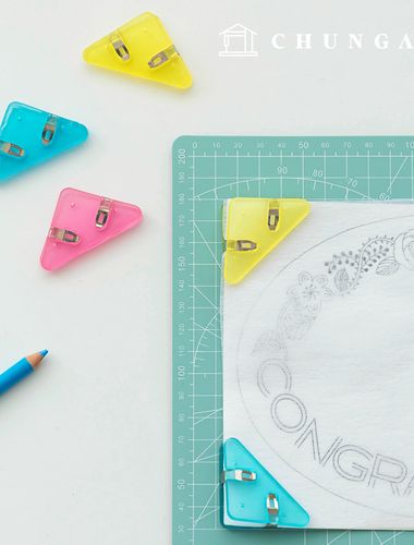 6 corner clips, corner protection, triangular color, random delivery