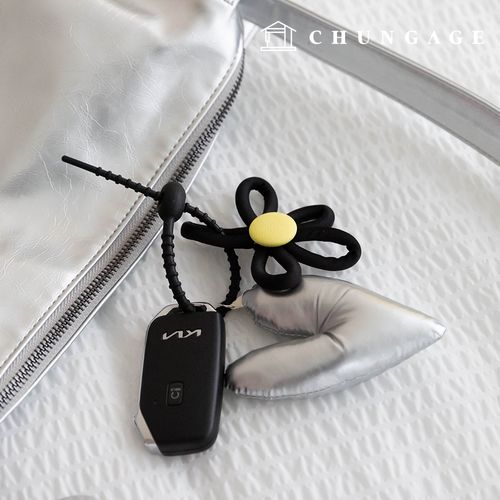 Keyring heart Flower Keyholder Keyring Black Silver Doll Keyring Silverheart