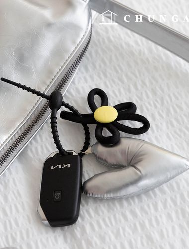 Keyring heart Flower Keyholder Keyring Black Silver Doll Keyring Silverheart