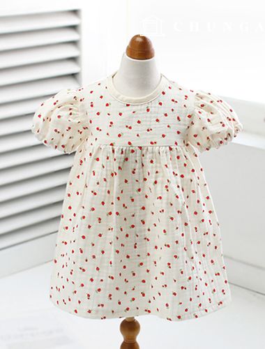 Double Gauze Fabric Cotton Wide Width Flower Pattern Flower Fabric Strawberry Flower