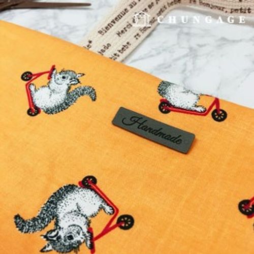 Cotton fabric cotton20 count Run Squirrel Musk Yellow