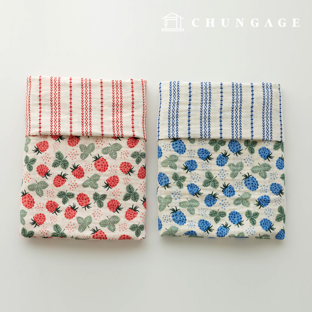 Quadruple Gauze Strawberry, 4-ply Gauze Claw, Reversible Apron, Handkerchief, 2 Types of Fabric